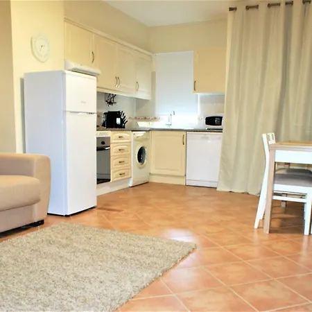 Апартаменти Apartamento Sitio Dos Castelos Da Rocha *